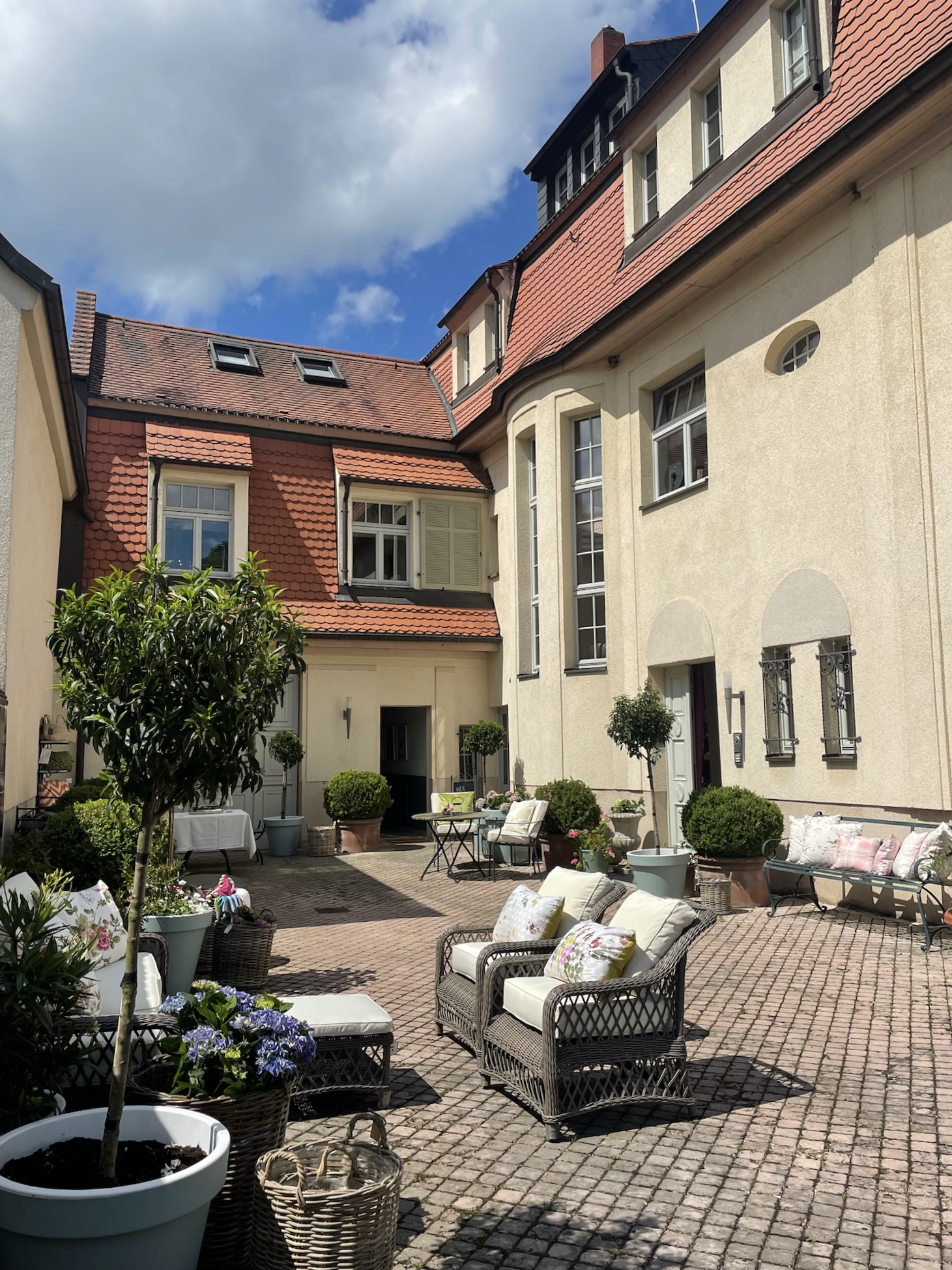 Villa Oschatz, Blick auf die Fassade