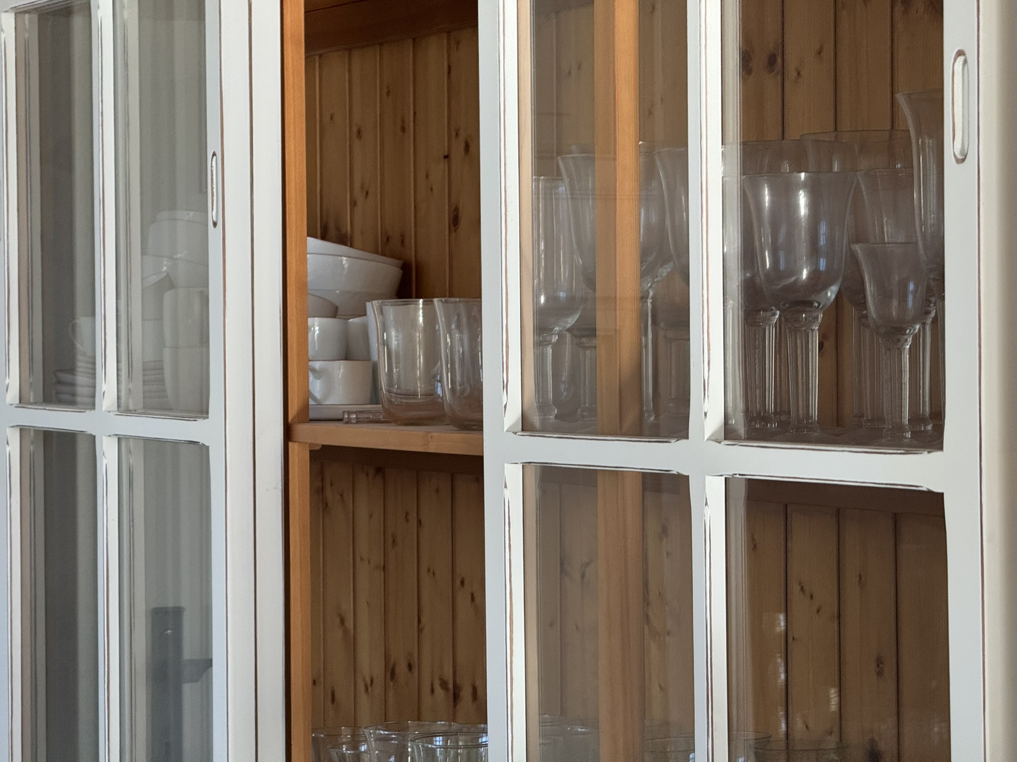 Showroom-Innenraum der Villa Oschatz mit Vintage-Möbeln